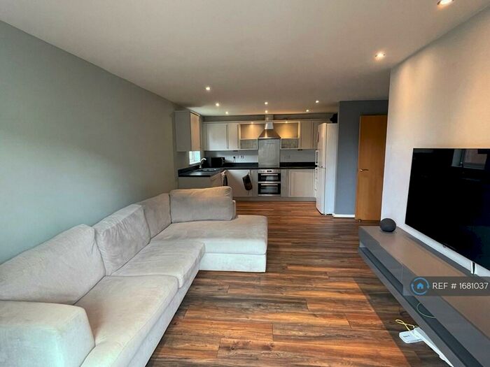 2 Bedroom Flat To Rent In Gilbert House, Salford, M5