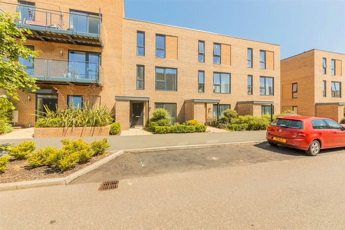 3 Bedroom Terraced House To Rent In Whittle Avenue, Trumpington, Cambridge, CB2