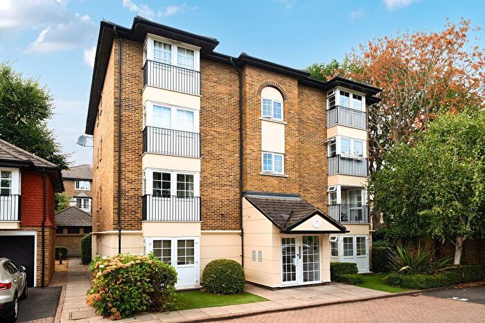 Studio For Sale In Selhurst Close, Southfields, London, SW19