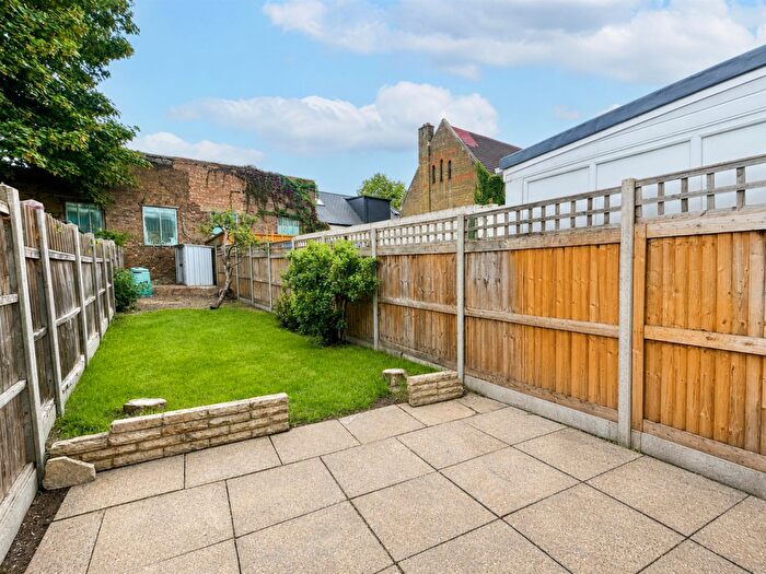 2 Bedroom House For Sale In Vernon Road, Sutton, SM1