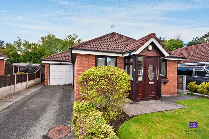 2 Bedroom Detached Bungalow For Sale In Ledyard Close, Old Hall, WA5