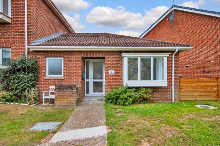 2 Bedroom Bungalow For Sale In Bramblefield Close, Longfield, Kent, DA3