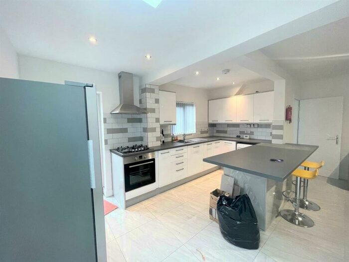 6 Bedroom Semi-Detached House To Rent In **£pppw Excluding Bills** Coventry Road, Beeston, Nottingham, NG9