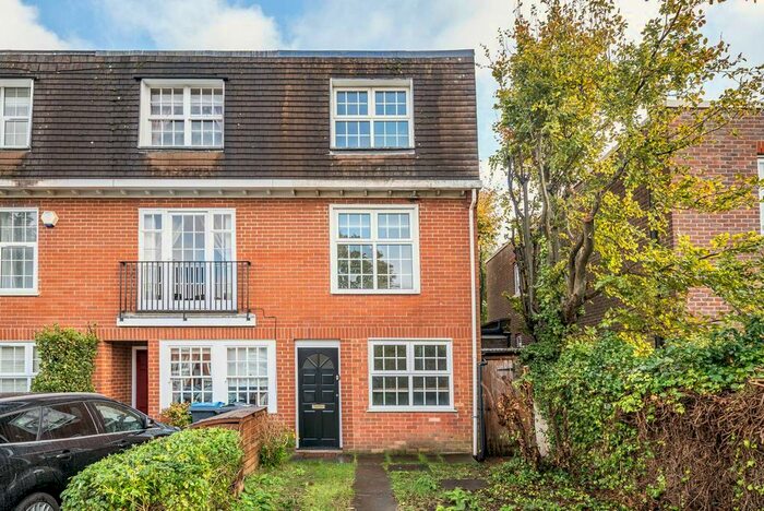 4 Bedroom End Of Terrace House To Rent In Thaxted Place, Wimbledon, London, SW20