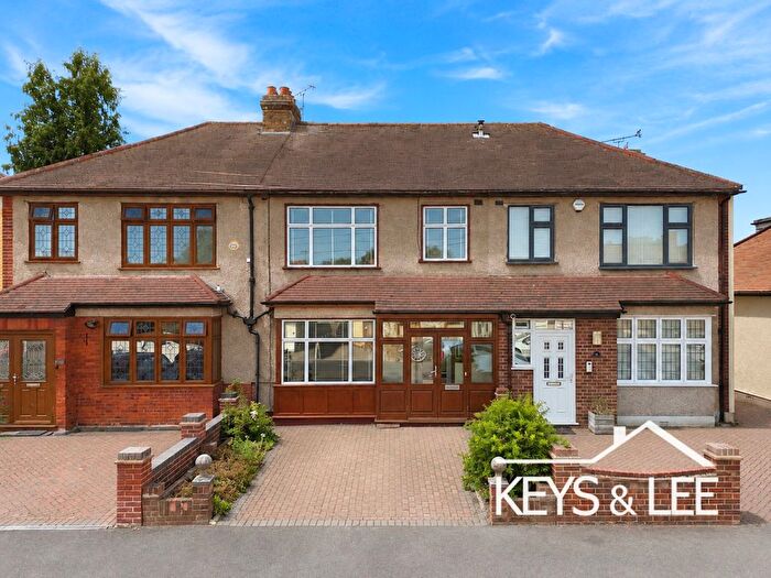 3 Bedroom Terraced House For Sale In Lodge Lane, Romford, RM5
