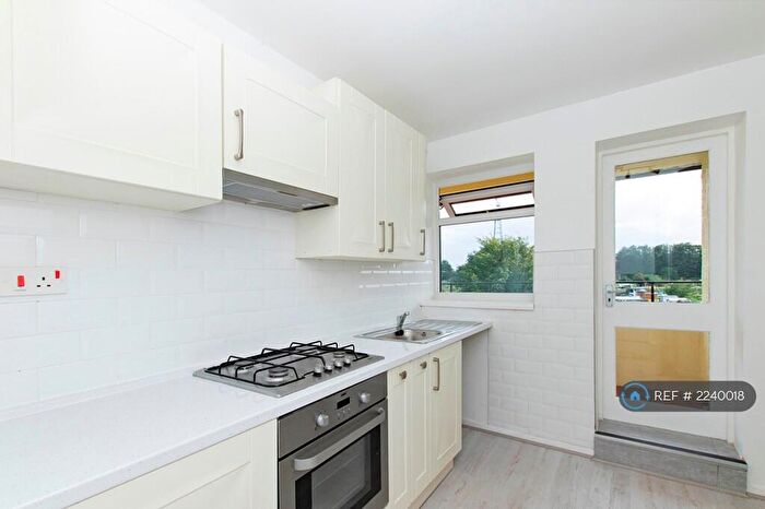 2 Bedroom Flat To Rent In New Road, Liverpool, L13