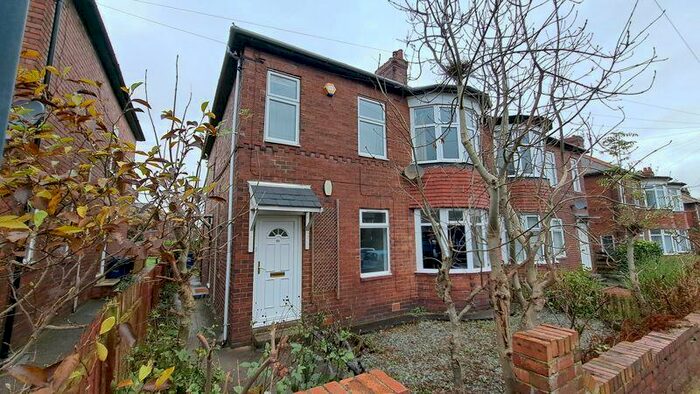 3 Bedroom Flat To Rent In Two Ball Lonnen, Fenham, Newcastle Upon Tyne, NE4