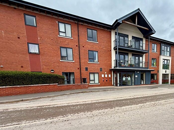 2 Bedroom Flat For Sale In The Windings Cable Drive, Frodsham, Cheshire, WA6
