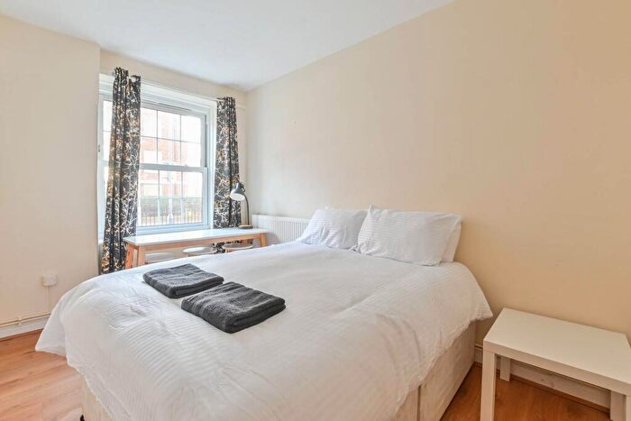 3 Bedroom House To Rent In Stoke Newington, Stoke Newington, London, N16