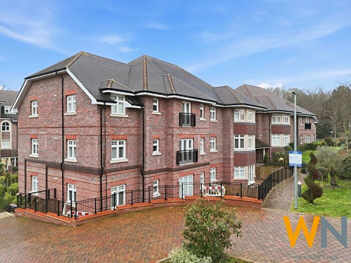 1 Bedroom Flat For Sale In Kestrel Close, Brentwood, CM15