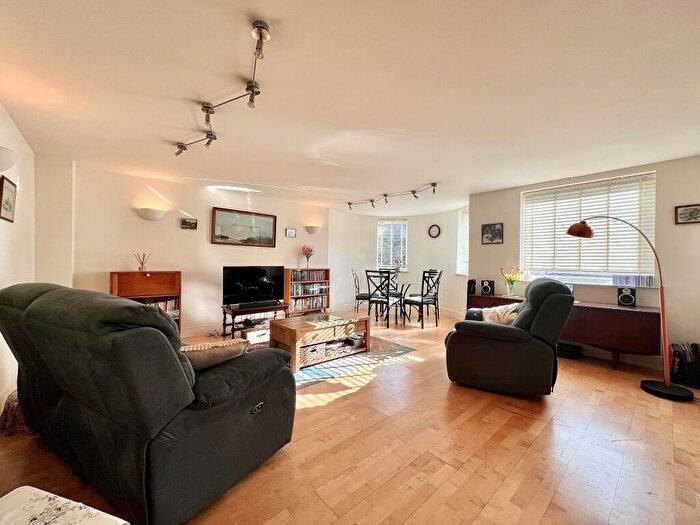 2 Bedroom Flat To Rent In St. Nicholas Court, Ipswich, IP1