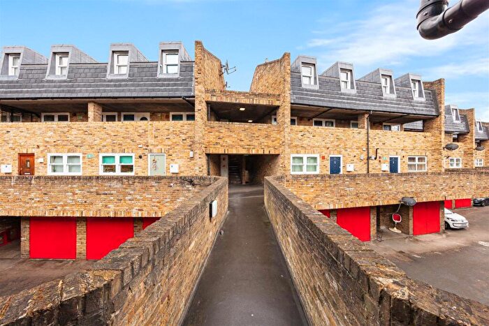1 Bedroom Flat For Sale In Friar Mews, London, SE27