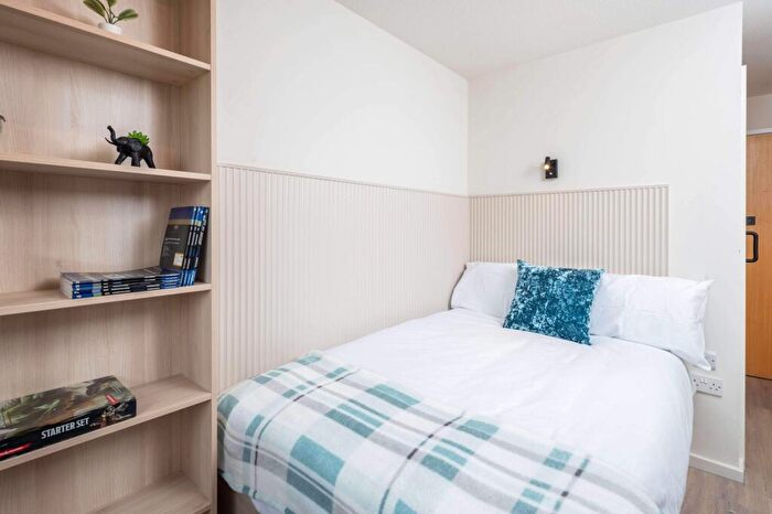 1 Bedroom Private Halls To Rent In Crown Station Place, L7