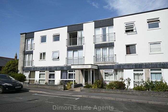 2 Bedroom Flat For Sale In William George Court, High Street, Lee On The Solent, PO13