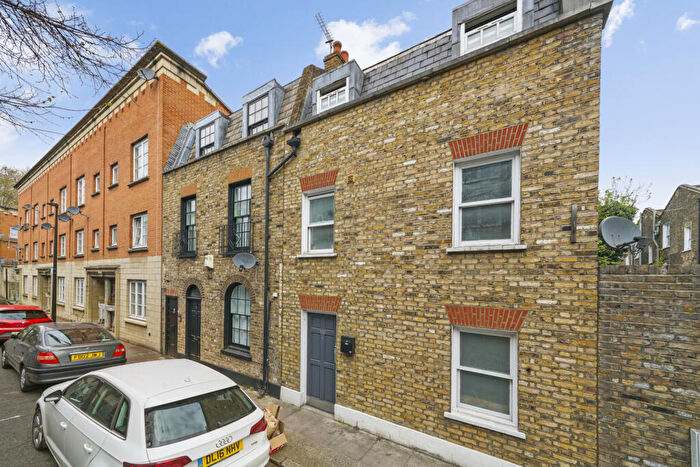 4 Bedroom Terraced House To Rent In Clark Street, London, E1