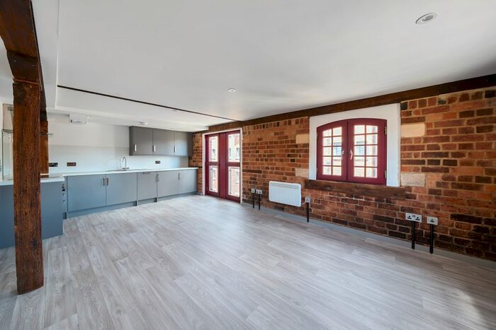 2 Bedroom Flat For Sale In Biddle Amp; Shipton Warehouse, The Docks, Gloucester, GL1