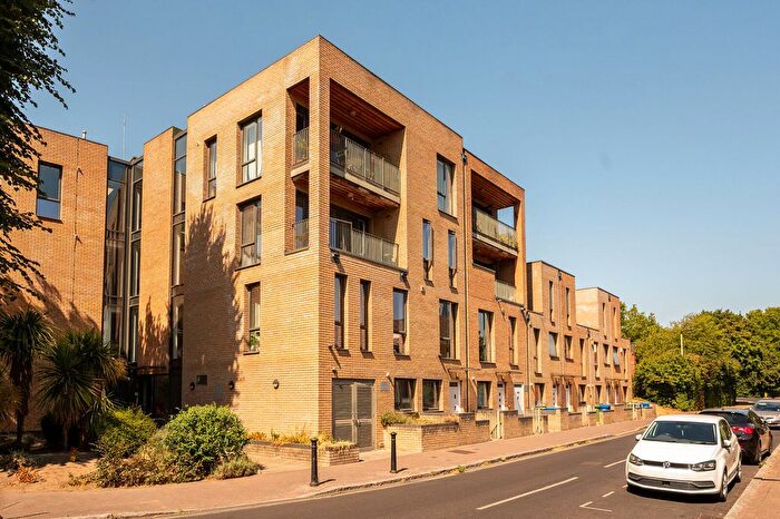 2 Bedroom Flat For Sale In Rotherhithe Street, Rotherhithe, London, SE16