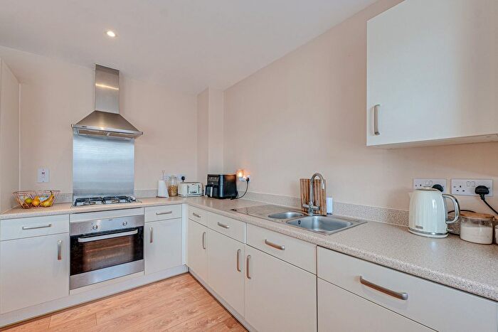1 Bedroom Flat For Sale In Elizabeth Gardens, Rochford, SS4