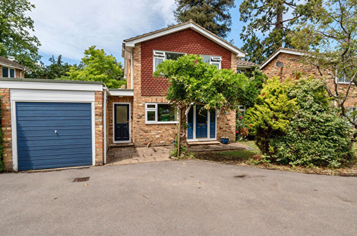 4 Bedroom Detached House For Sale In Kimber Close, Windsor, Windsor And Maidenhead, SL4