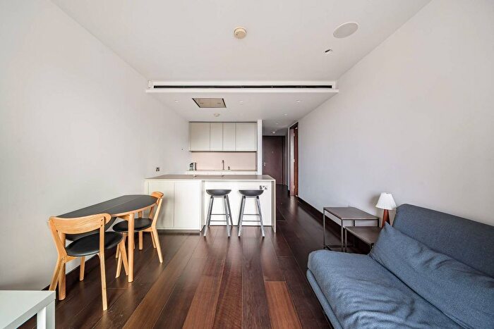 1 Bedroom Flat For Sale In Kings Gate Walk, Victoria, London, SW1E