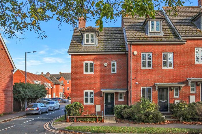 3 Bedroom Town House For Sale In Midland Road, Higham Ferrers, NN10