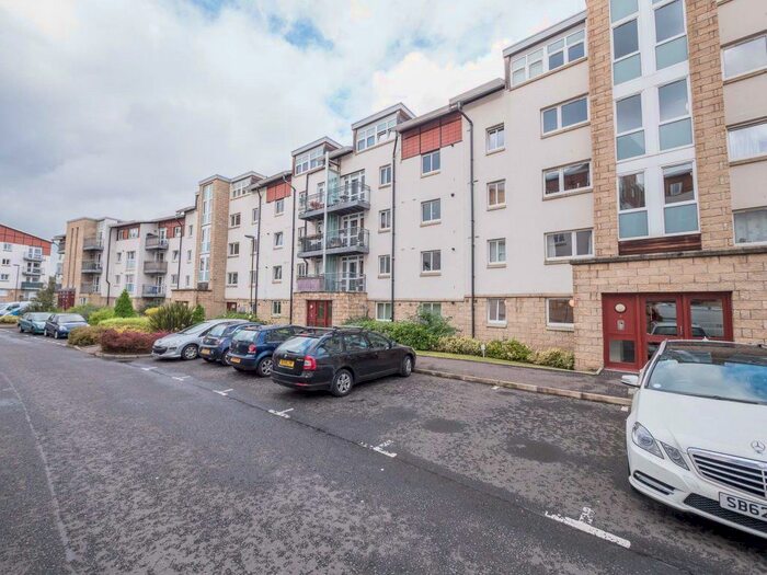 2 Bedroom Flat To Rent In Allanfield Place, Hillside EH7