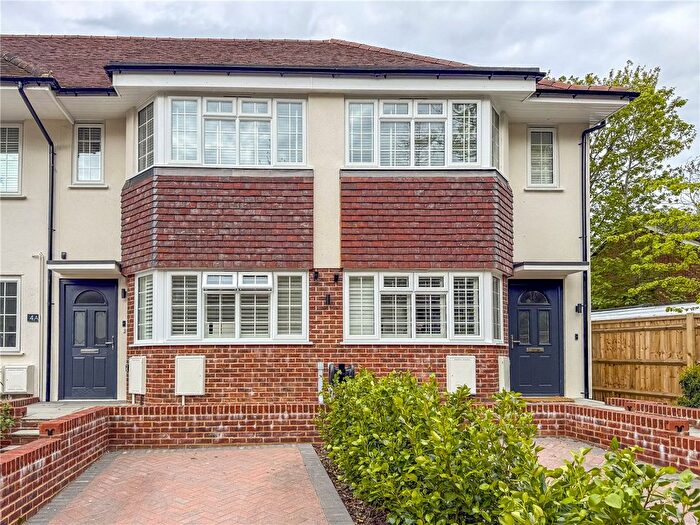2 Bedroom Detached House For Sale In Castleview Road, Weybridge, Surrey, KT13
