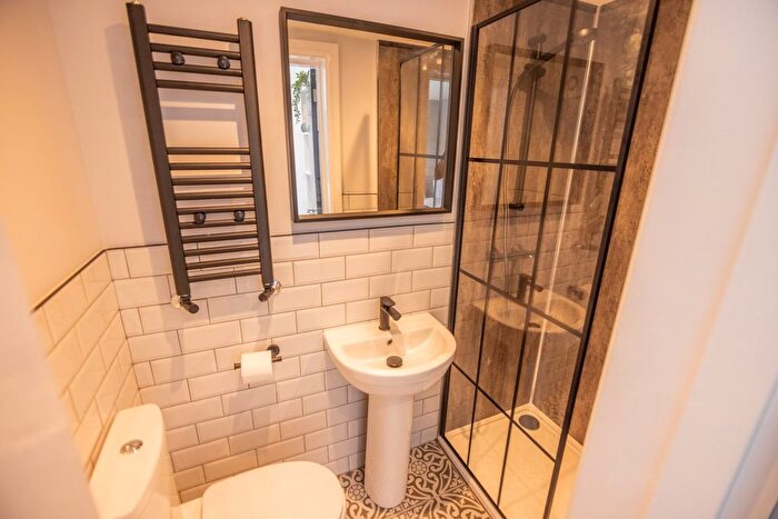 7 Bedroom Terraced House To Rent In Gresford Avenue, Liverpool, L17