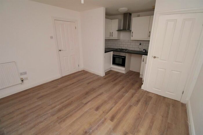 1 Bedroom Flat To Rent In Penybont Road, Abertillery, NP13