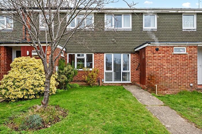 3 Bedroom Terraced House For Sale In Sagecroft Road, Thatcham, Berkshire, RG18