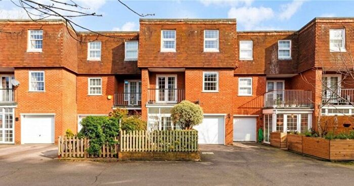 3 Bedroom Terraced House For Sale In Northfield Close, Henley-On-Thames, RG9