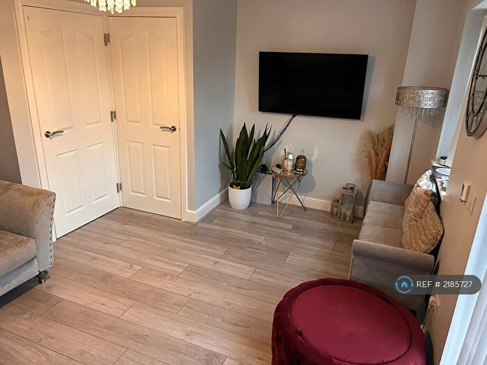 3 Bedroom End Of Terrace House To Rent In Spires Walk, Coventry, CV6