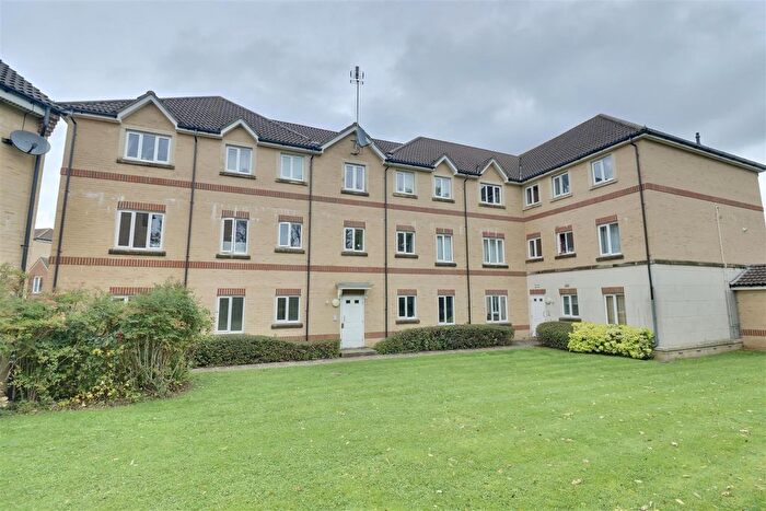 2 Bedroom Flat For Sale In Sunlight Gardens, Fareham, PO15