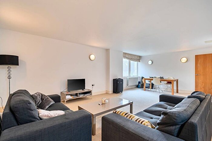 1 Bedroom Flat For Sale In Cassilis Road, Canary Wharf, London, E14