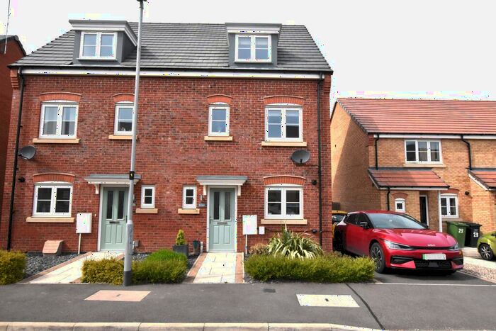 3 Bedroom Semi-Detached House For Sale In Lenton Road, Shepshed, LE12