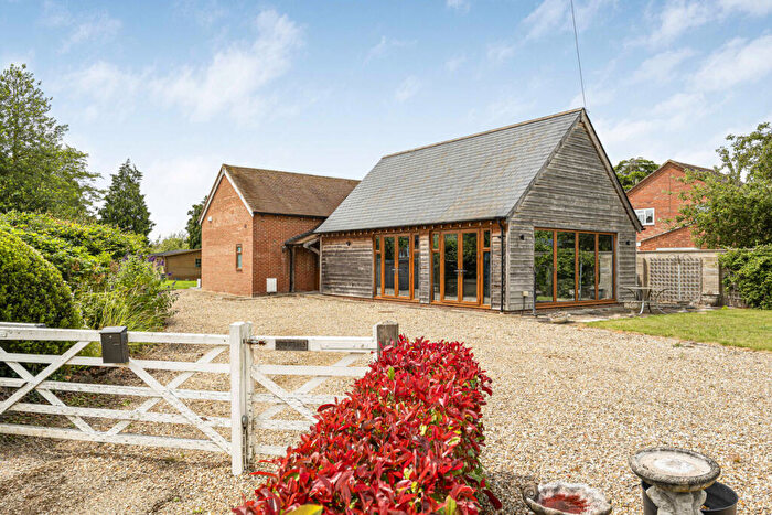 4 Bedroom Detached House For Sale In Braze Lane, Benson, OX10
