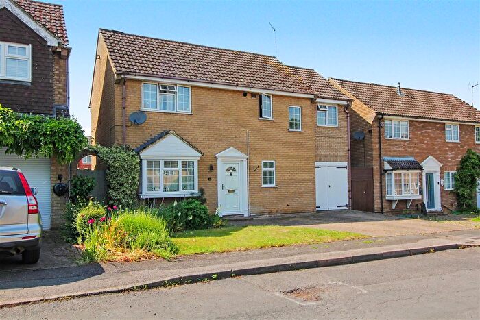 4 Bedroom Detached House For Sale In Furnells Close, Raunds, NN9