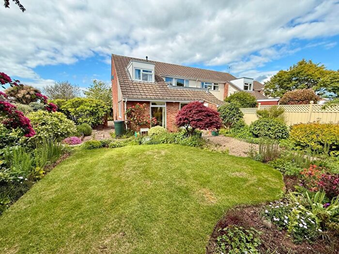3 Bedroom End Of Terrace House For Sale In Parmin Way, Taunton, TA1