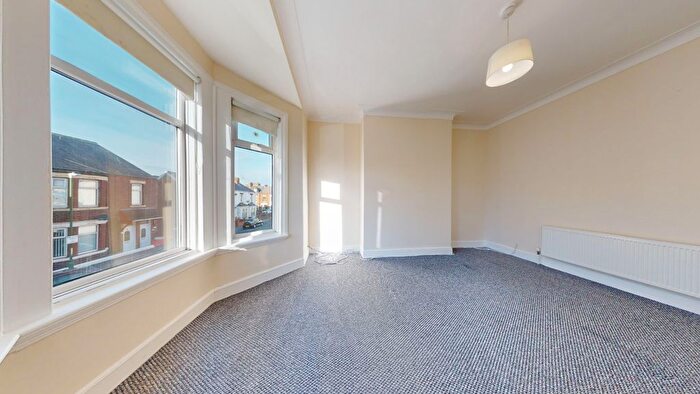 3 Bedroom Flat To Rent In Lyndhurst Street, South Shields, NE33