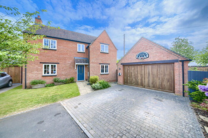 3 Bedroom Detached House For Sale In Purlieu Court, Naseby, NN6