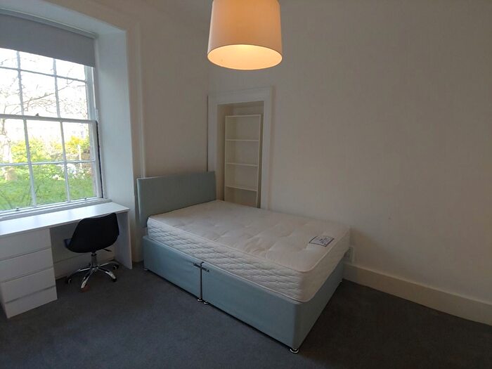 4 Bedroom Flat To Rent In West Preston Street, Edinburgh, EH8