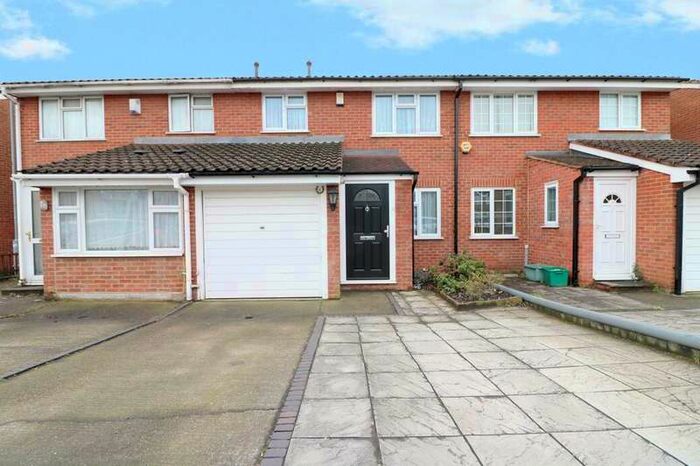 3 Bedroom Property To Rent In Gresham Drive, Romford, RM6