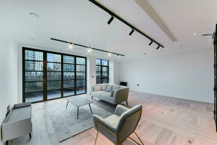 3 Bedroom Town House To Rent In Townhouse, City Island Way, London City Island, E14