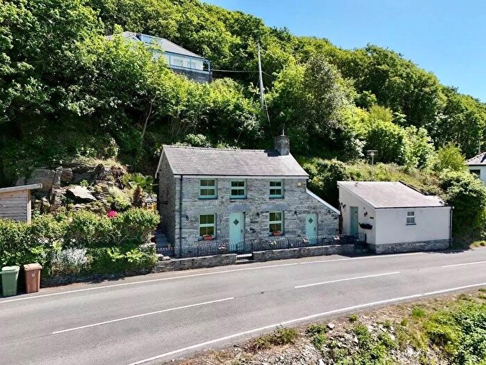 2 Bedroom Country House For Sale In Tan Y Dderwen, Fairbourne, Gwynedd, LL38