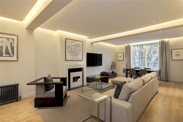 2 Bedroom Flat To Rent In Dunraven Street, Mayfair, London, W1K