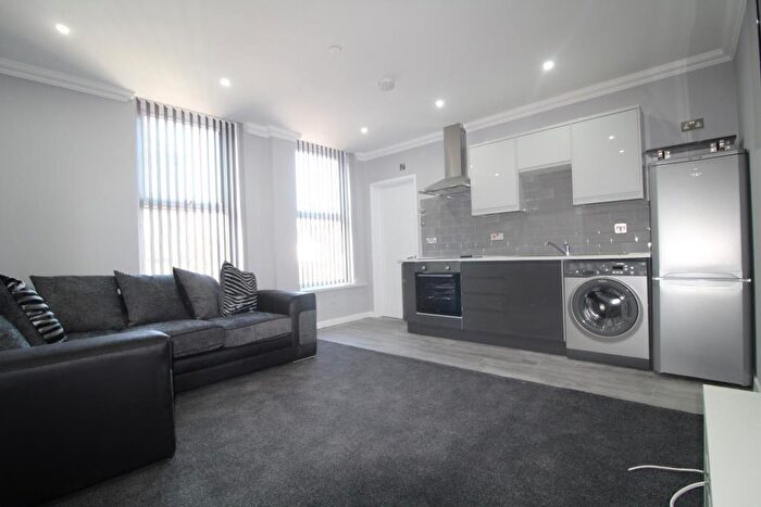 1 Bedroom Flat To Rent In Richmond Road, Plasnewydd, Cardiff, CF24