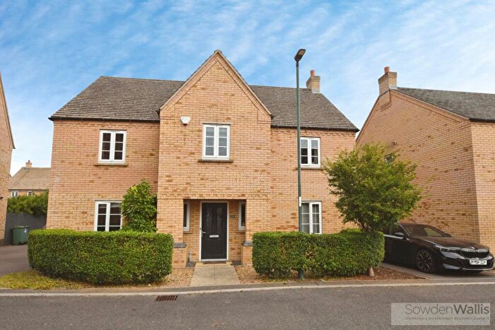 4 Bedroom Detached House For Sale In Paynes Field, Barnack, Stamford, PE9