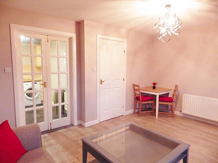 1 Bedroom Flat To Rent In Carrick Knowe Avenue, Corstorphine, Edinburgh, EH12