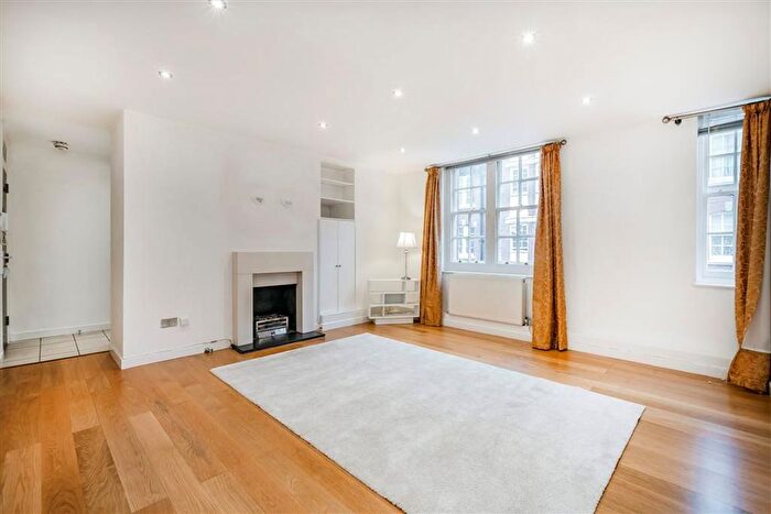 2 Bedroom Flat For Sale In Beaufort Street, London, SW3
