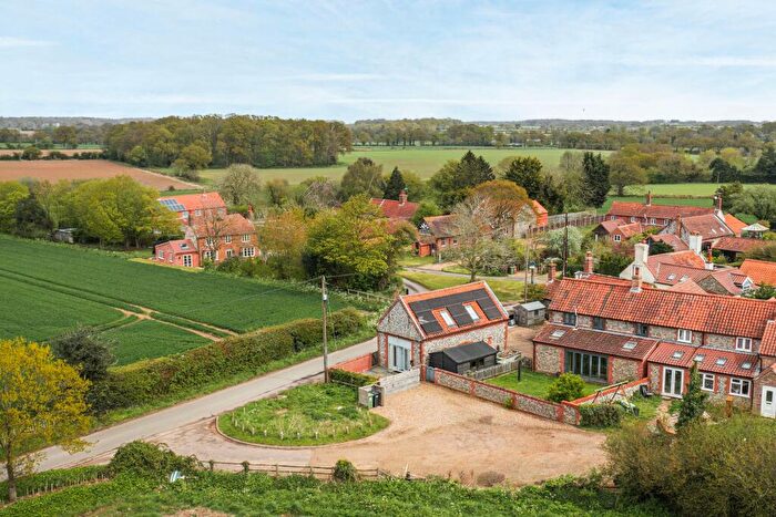2 Bedroom Barn Conversion For Sale In Extensively Enhanced Barn Conversion In Sustead, NR11